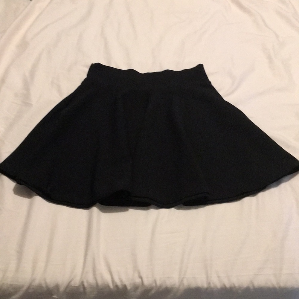 Girls black textured skirt